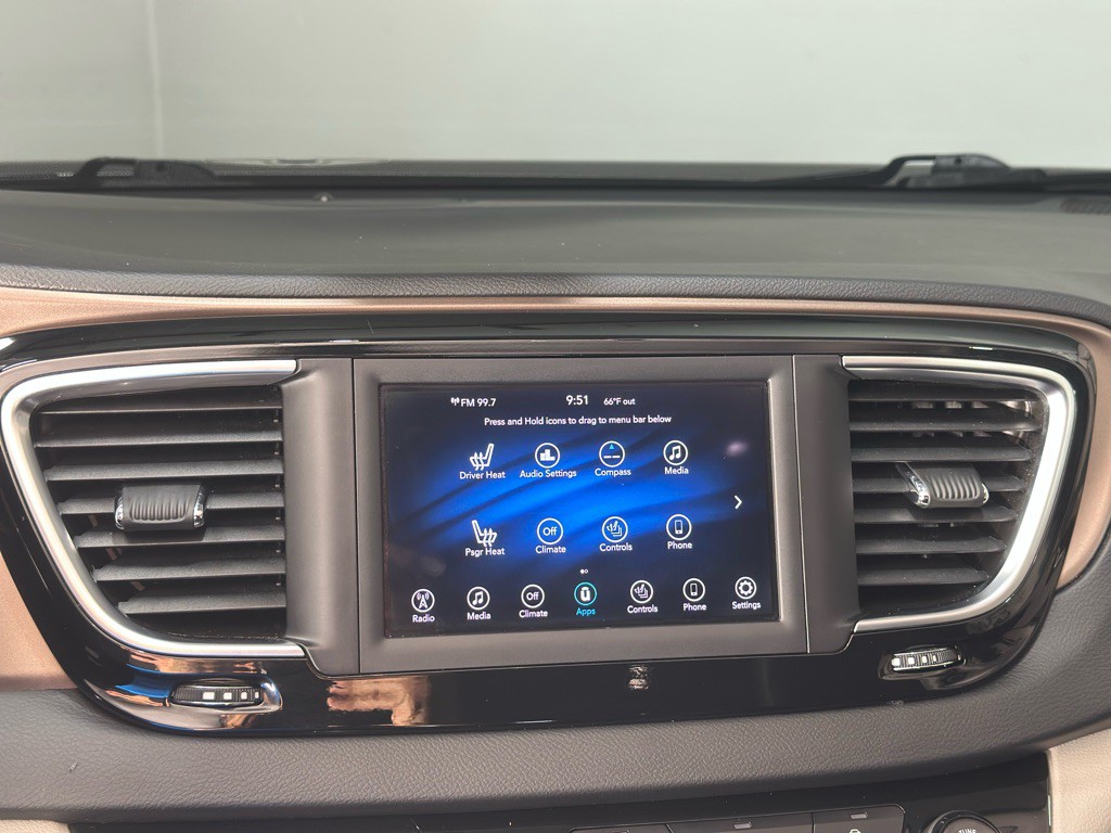 2018 Chrysler Pacifica Image 16