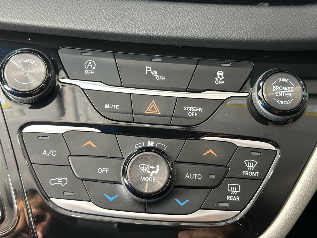 2018 Chrysler Pacifica Image 17