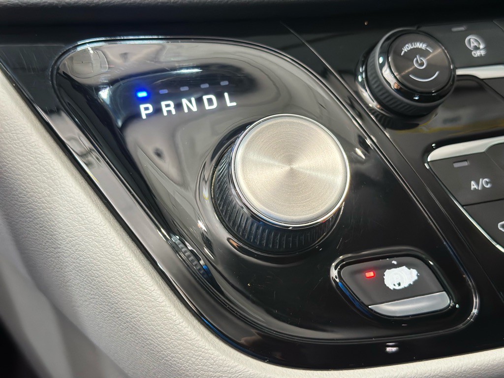 2018 Chrysler Pacifica Image 18