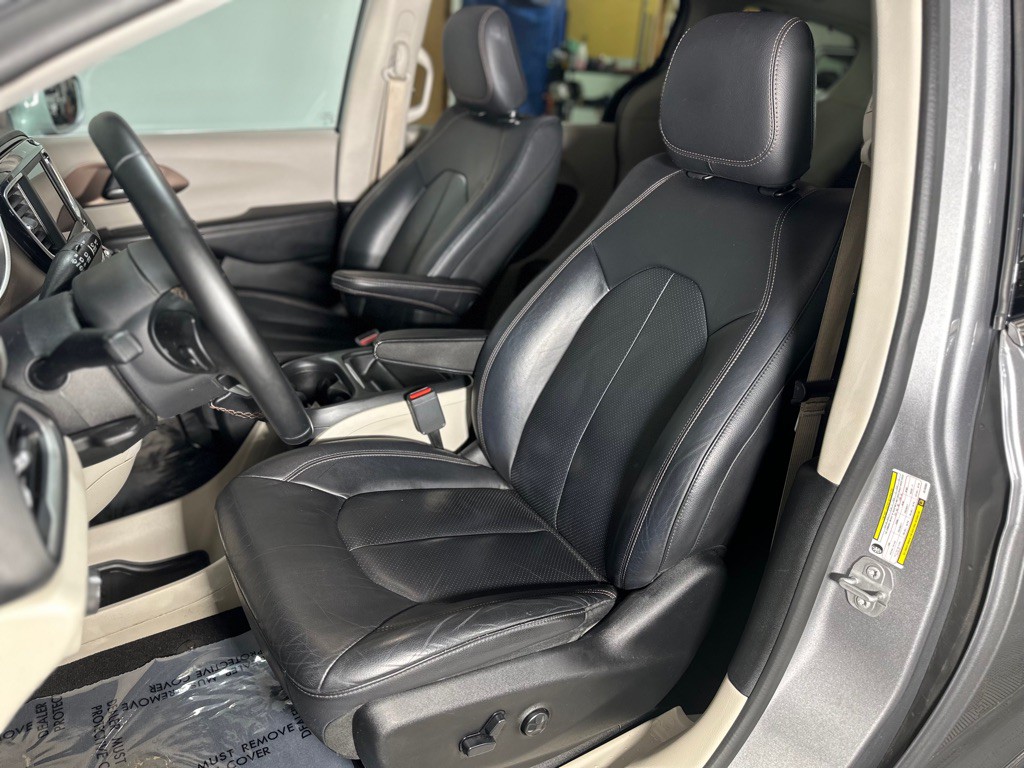 2018 Chrysler Pacifica Image 25