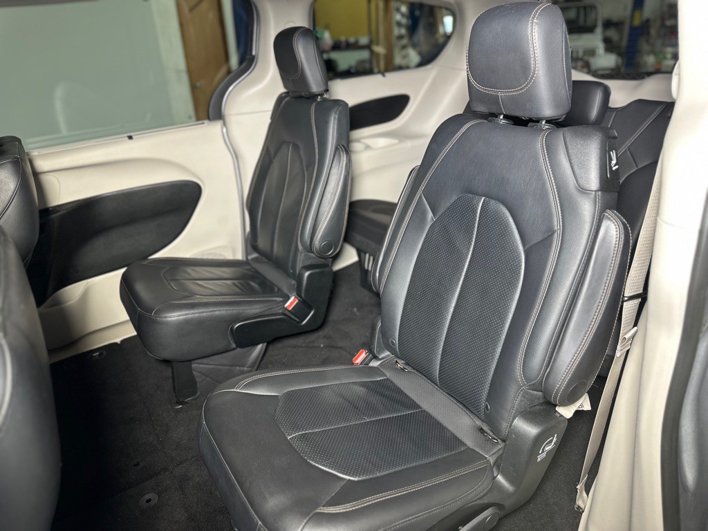 2018 Chrysler Pacifica Image 26