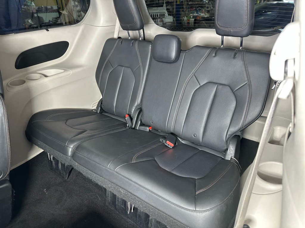 2018 Chrysler Pacifica Image 27