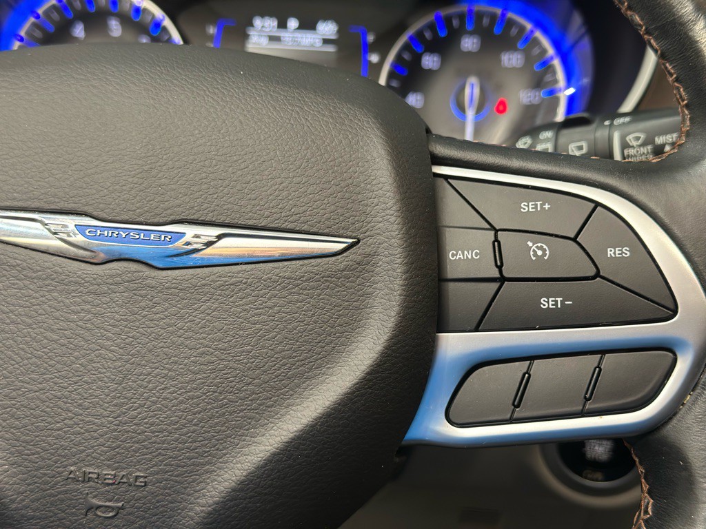 2018 Chrysler Pacifica Image 30