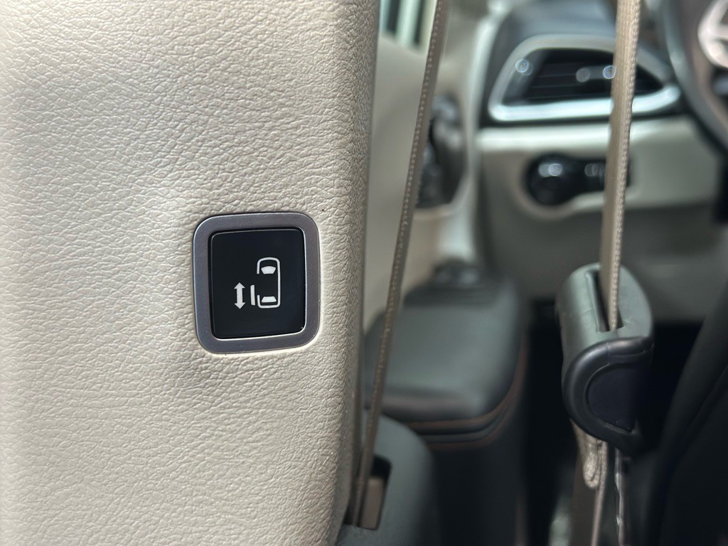 2018 Chrysler Pacifica Image 35