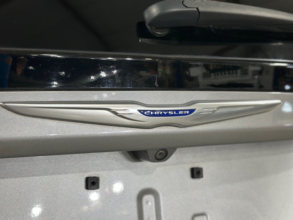 2018 Chrysler Pacifica Image 38