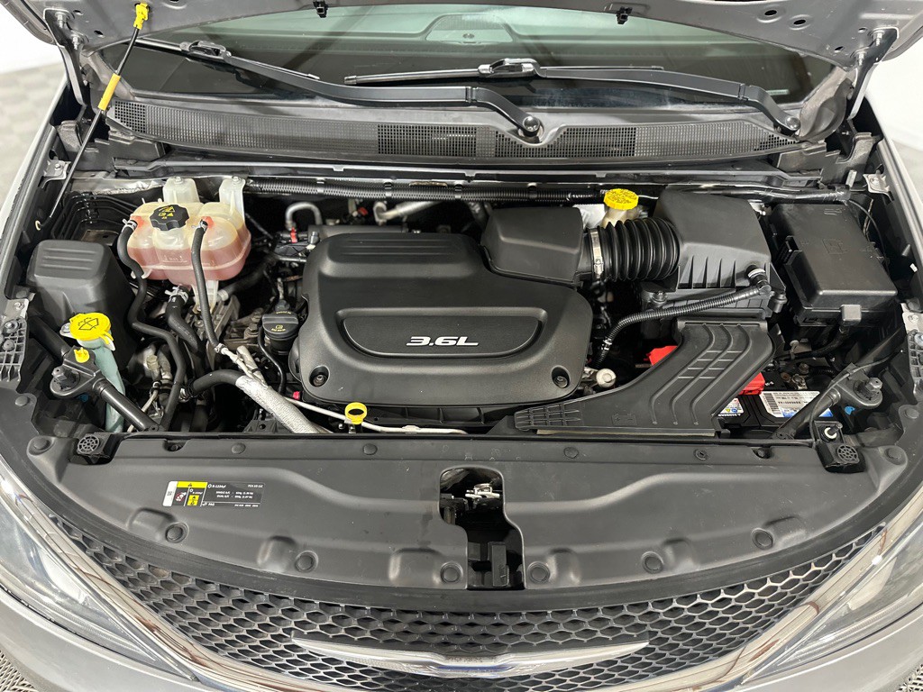 2018 Chrysler Pacifica Image 42