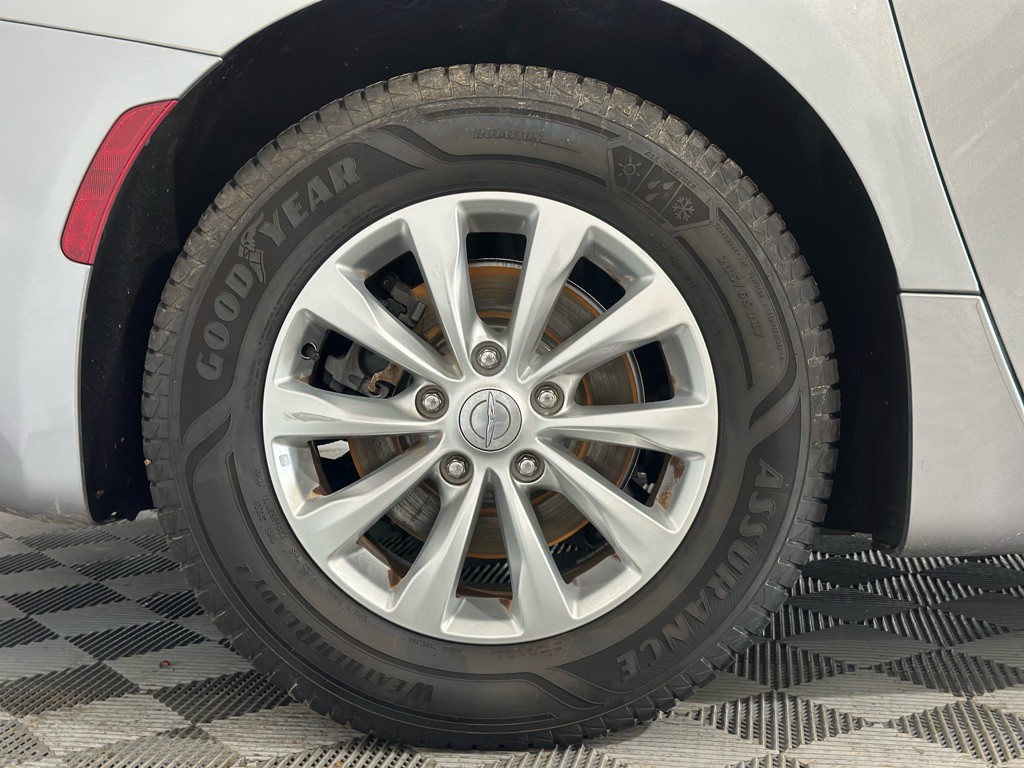 2018 Chrysler Pacifica Image 46