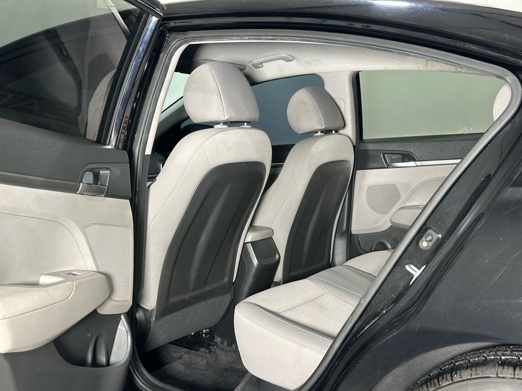 2020 Hyundai Elantra Image 11