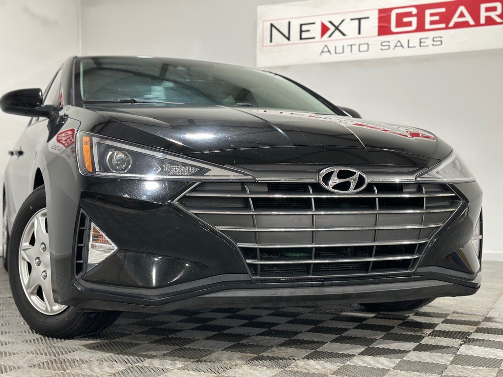 2020 Hyundai Elantra Image 3
