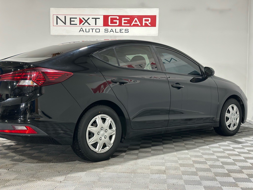 2020 Hyundai Elantra Image 9