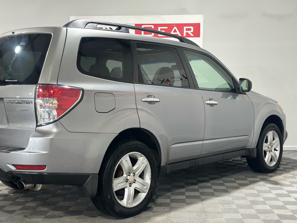 2010 Subaru Forester Image 9
