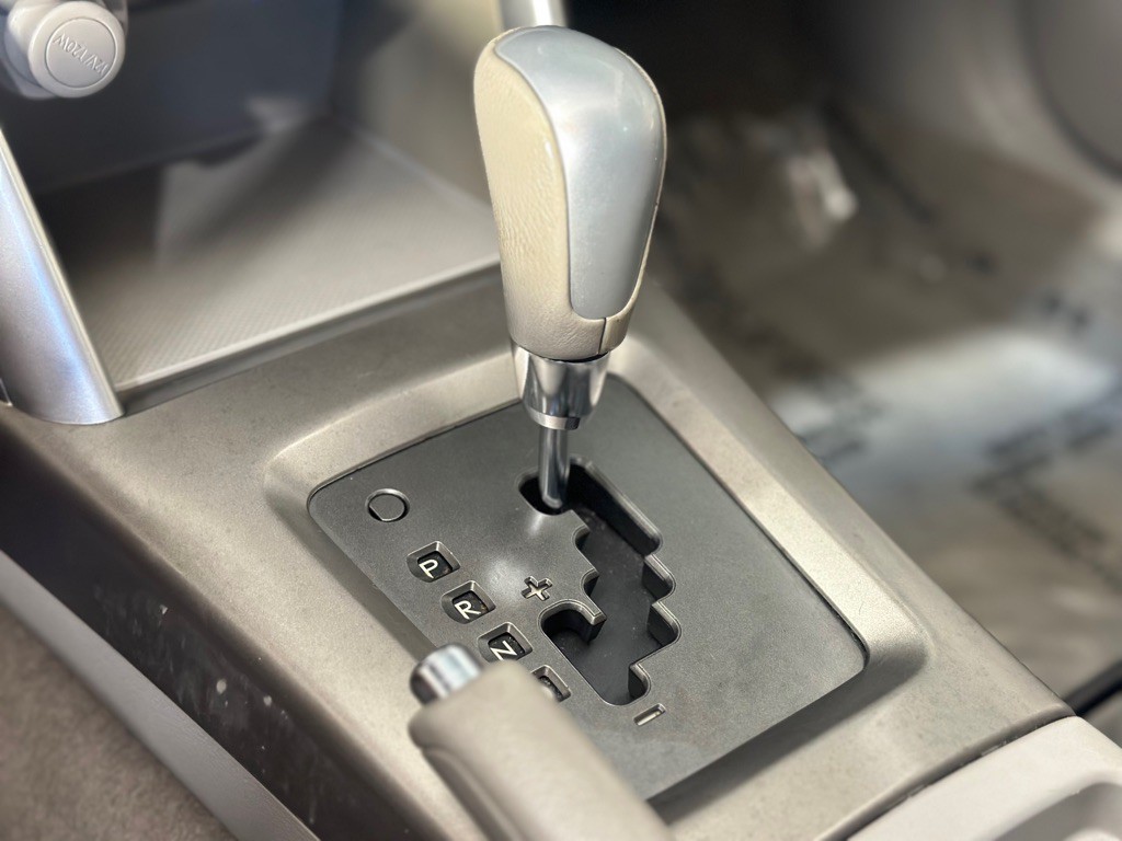 2010 Subaru Forester Image 18