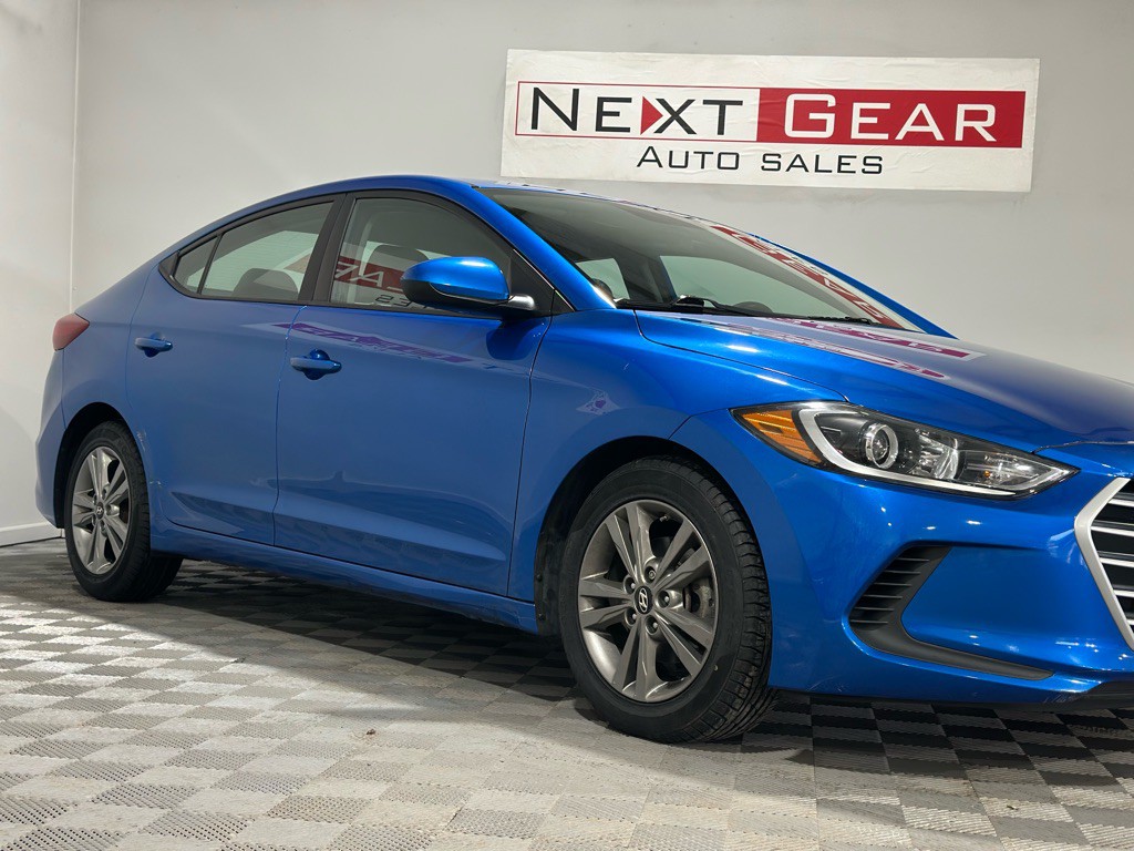 2017 Hyundai Elantra Image 2