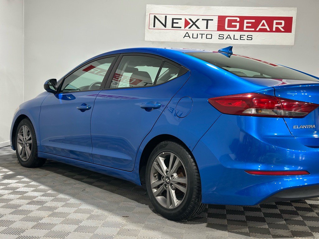 2017 Hyundai Elantra Image 7