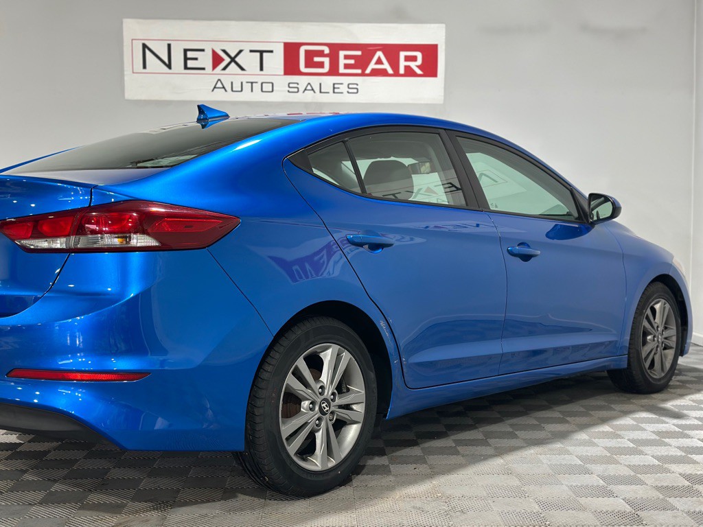 2017 Hyundai Elantra Image 9