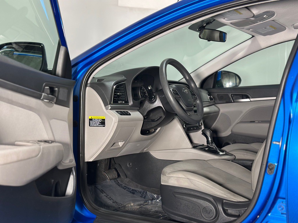 2017 Hyundai Elantra Image 10