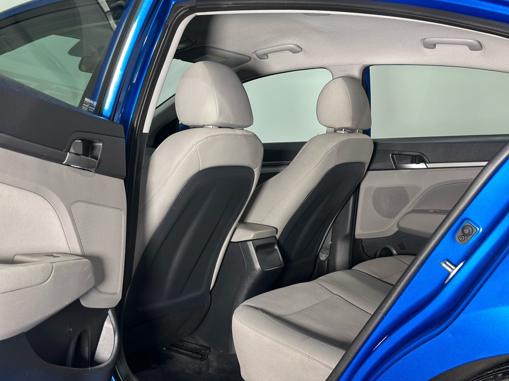 2017 Hyundai Elantra Image 11