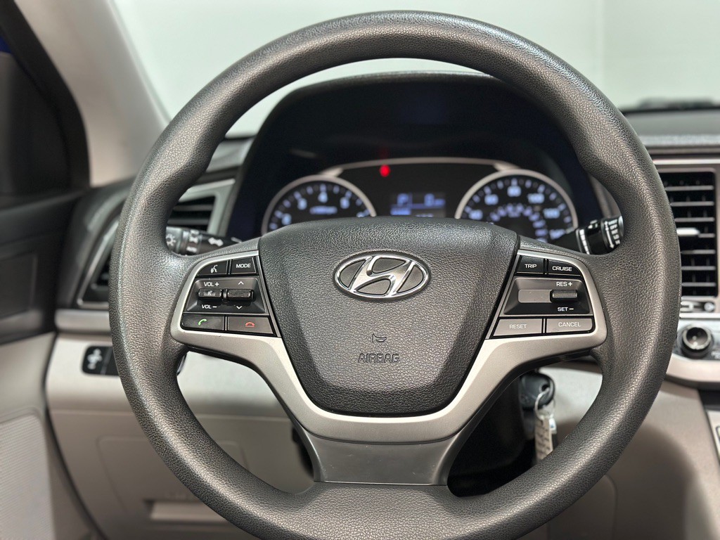 2017 Hyundai Elantra Image 14