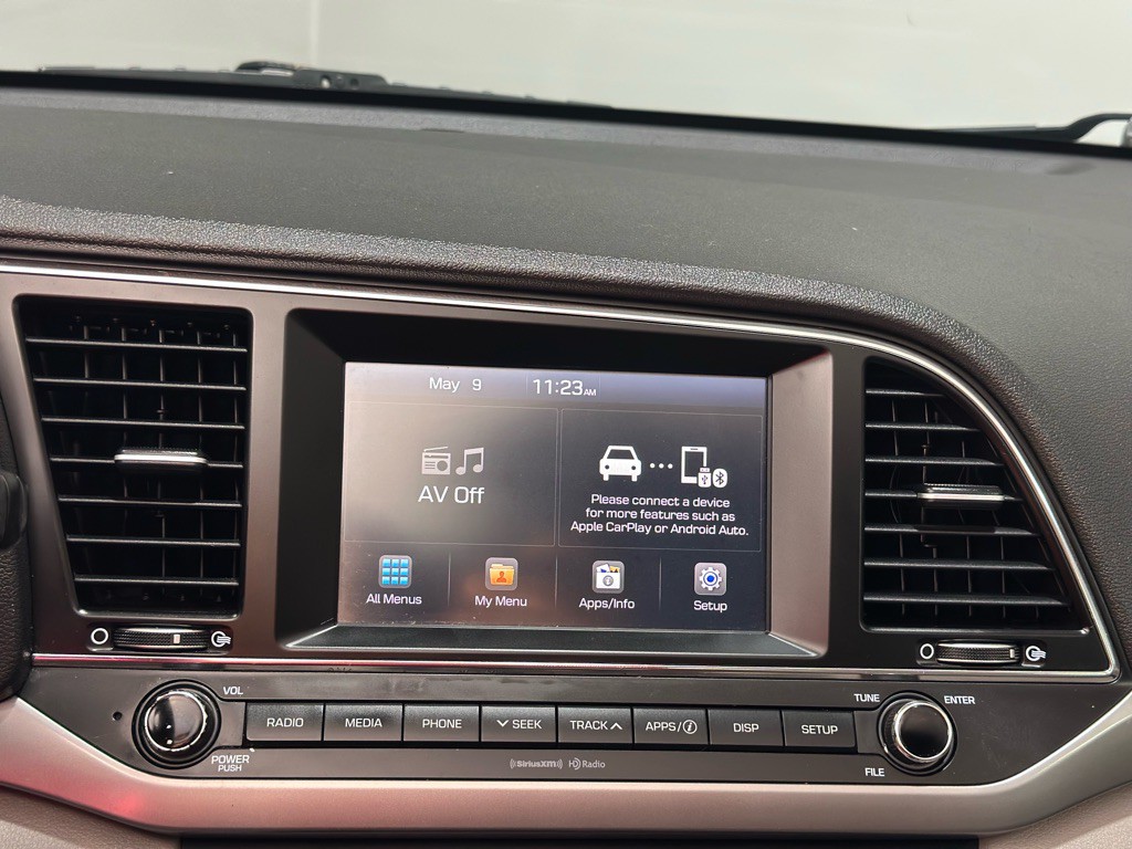 2017 Hyundai Elantra Image 16