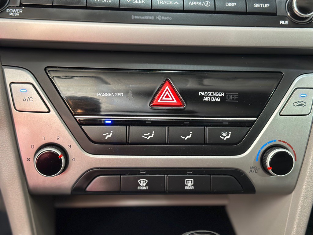 2017 Hyundai Elantra Image 19