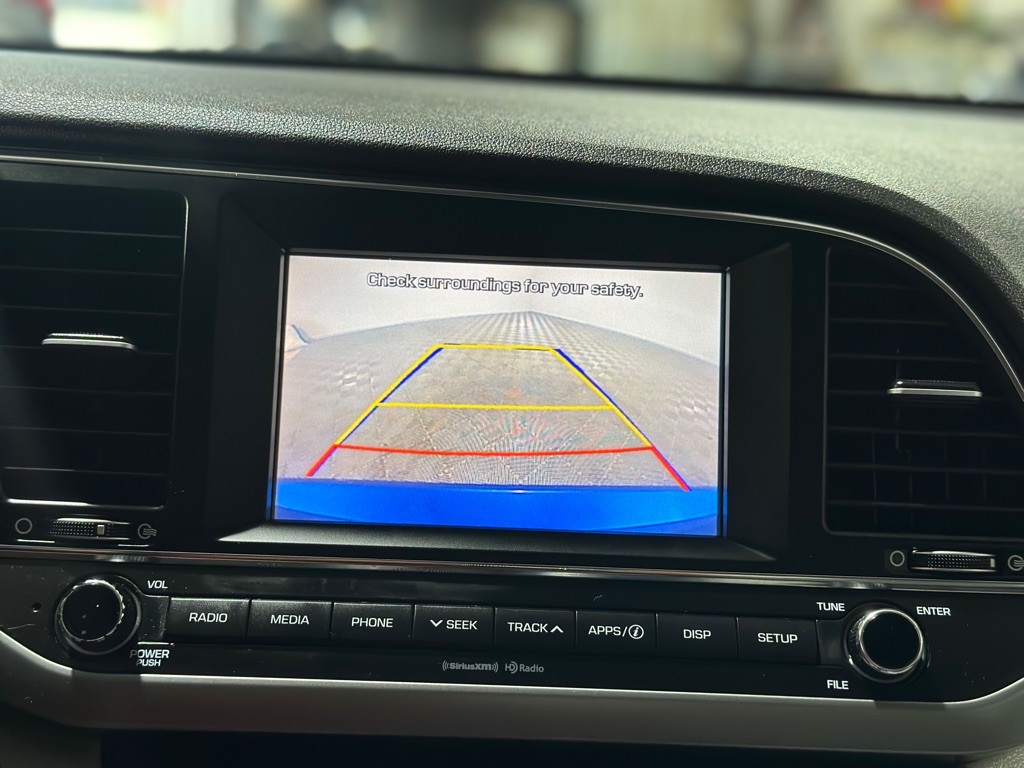 2017 Hyundai Elantra Image 22