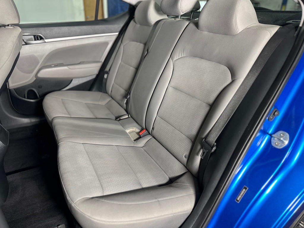 2017 Hyundai Elantra Image 25
