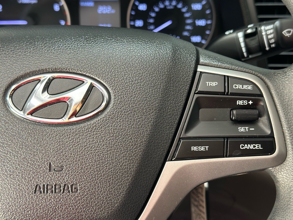 2017 Hyundai Elantra Image 27