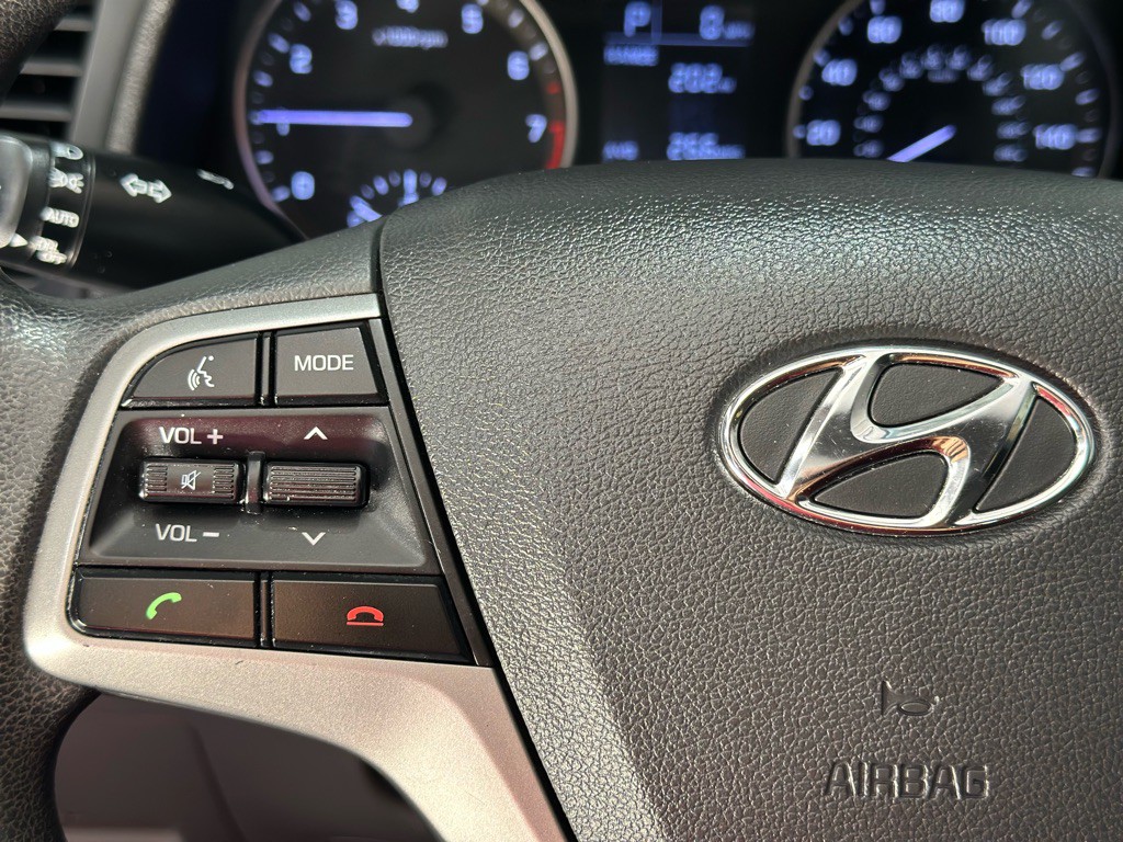 2017 Hyundai Elantra Image 28