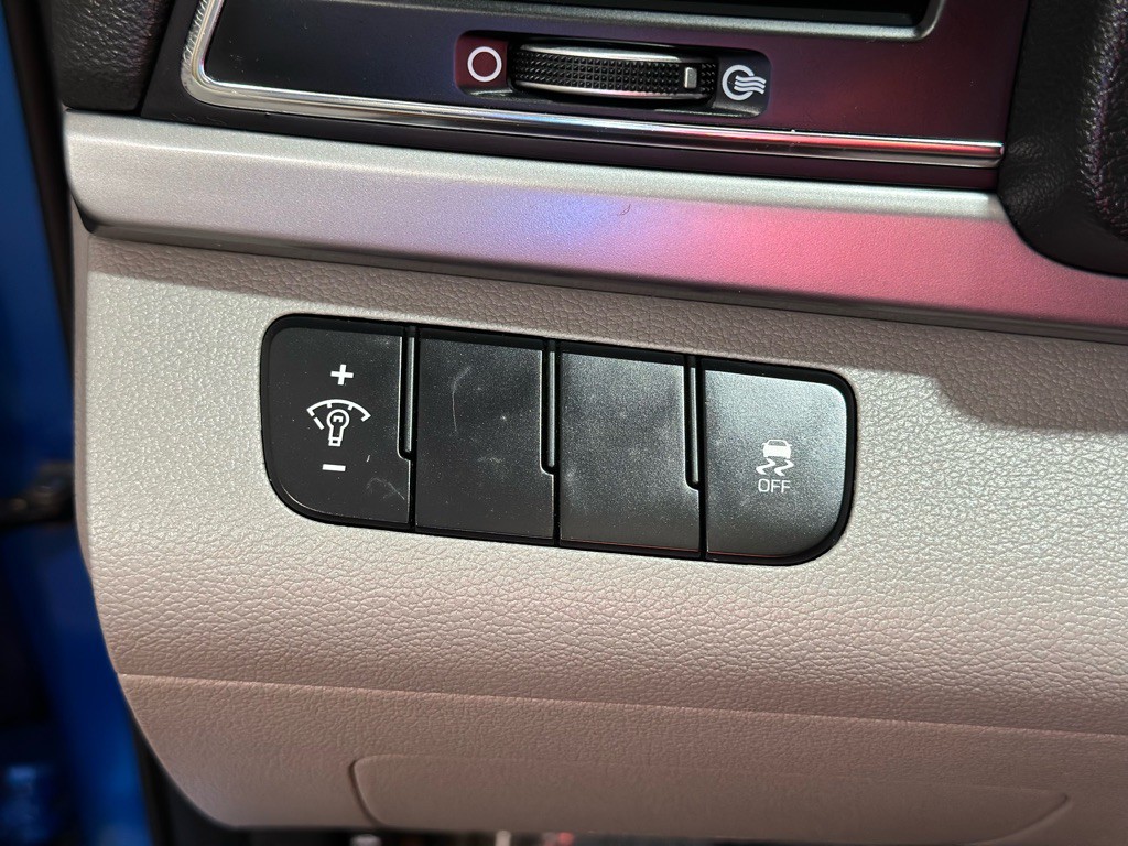 2017 Hyundai Elantra Image 29