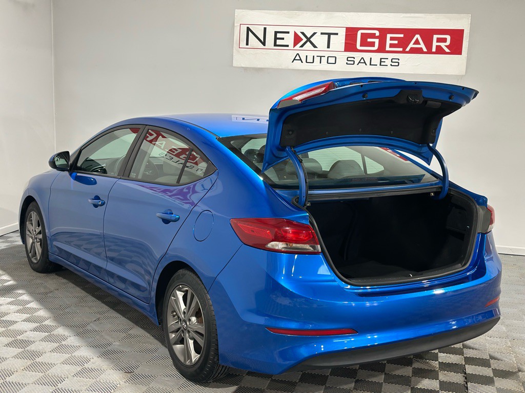 2017 Hyundai Elantra Image 32
