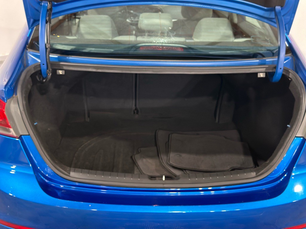 2017 Hyundai Elantra Image 33