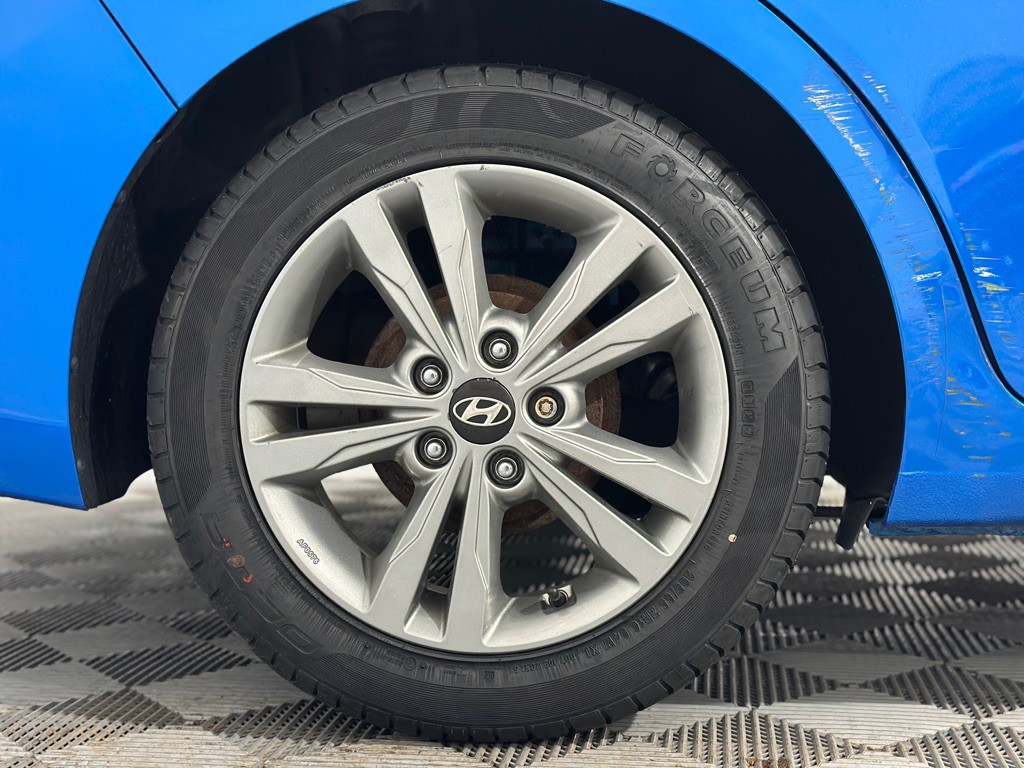 2017 Hyundai Elantra Image 37
