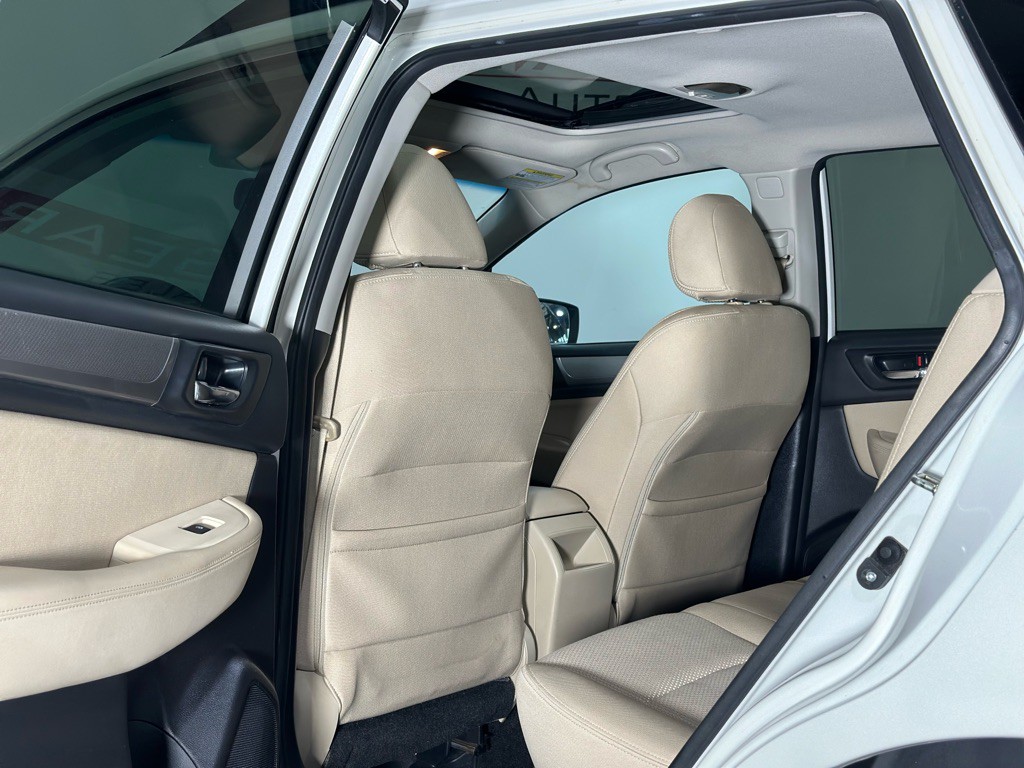 2015 Subaru Outback Image 10