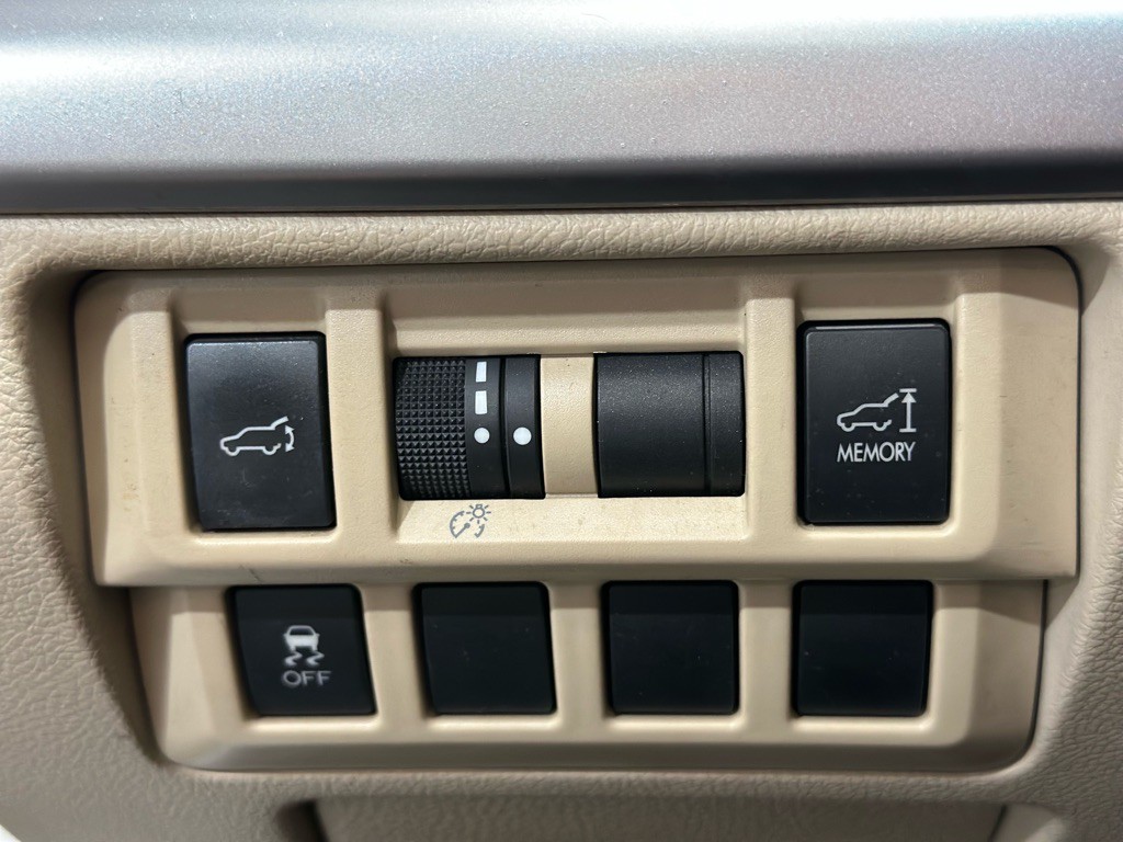 2015 Subaru Outback Image 34