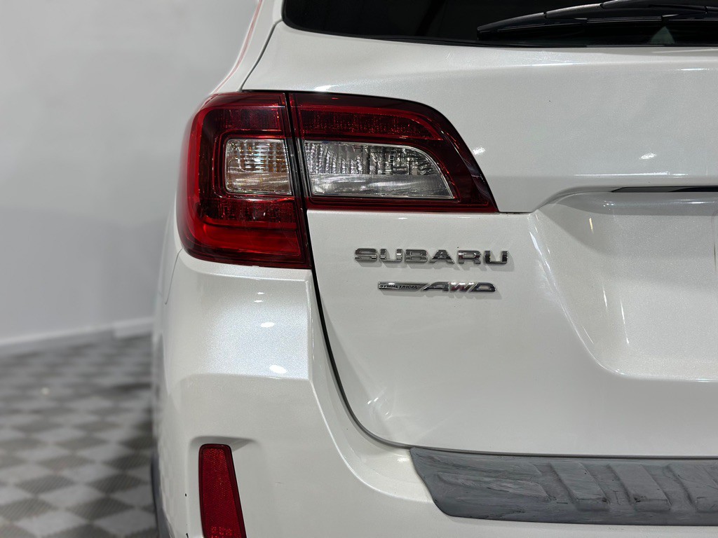 2015 Subaru Outback Image 36