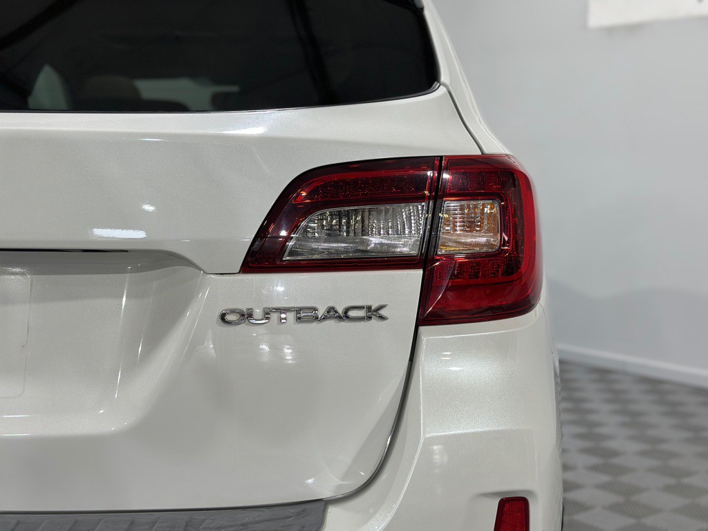 2015 Subaru Outback Image 37