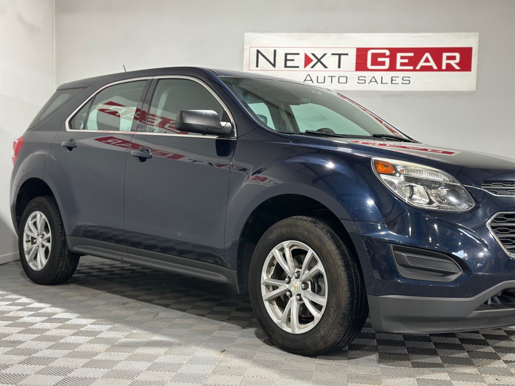 2017 Chevrolet Equinox Image 2