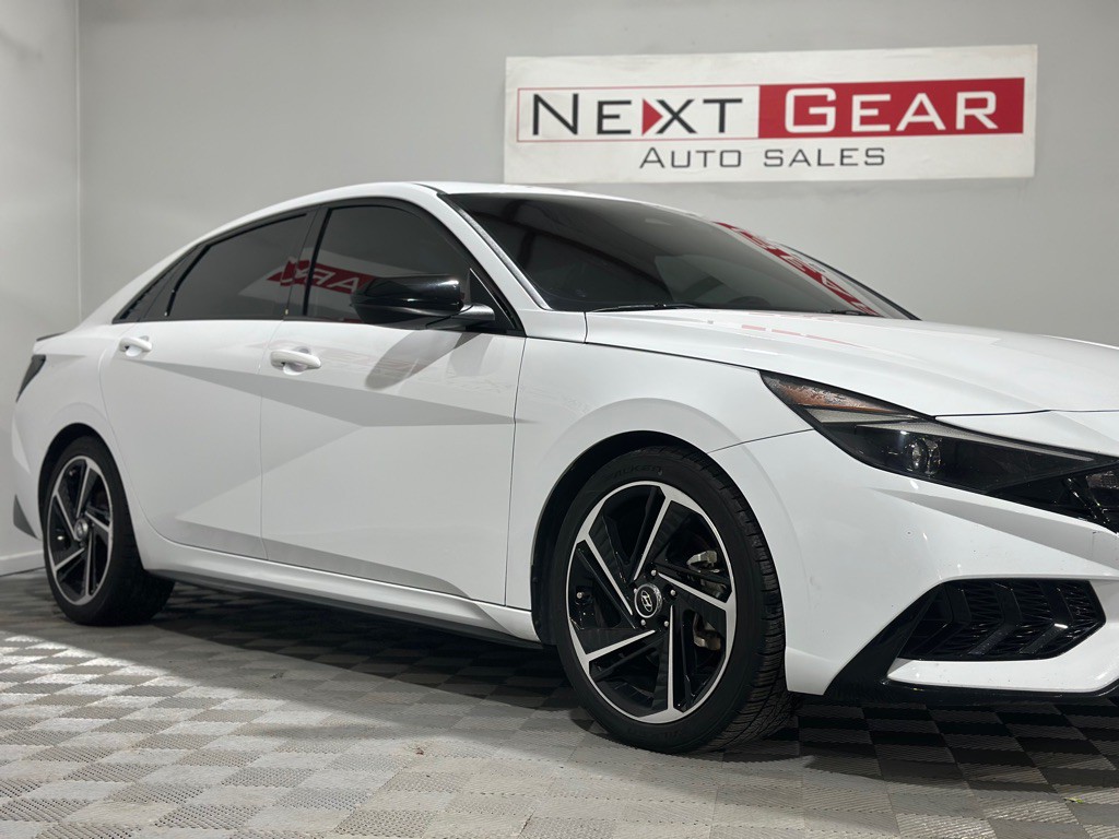 2021 Hyundai Elantra Image 2