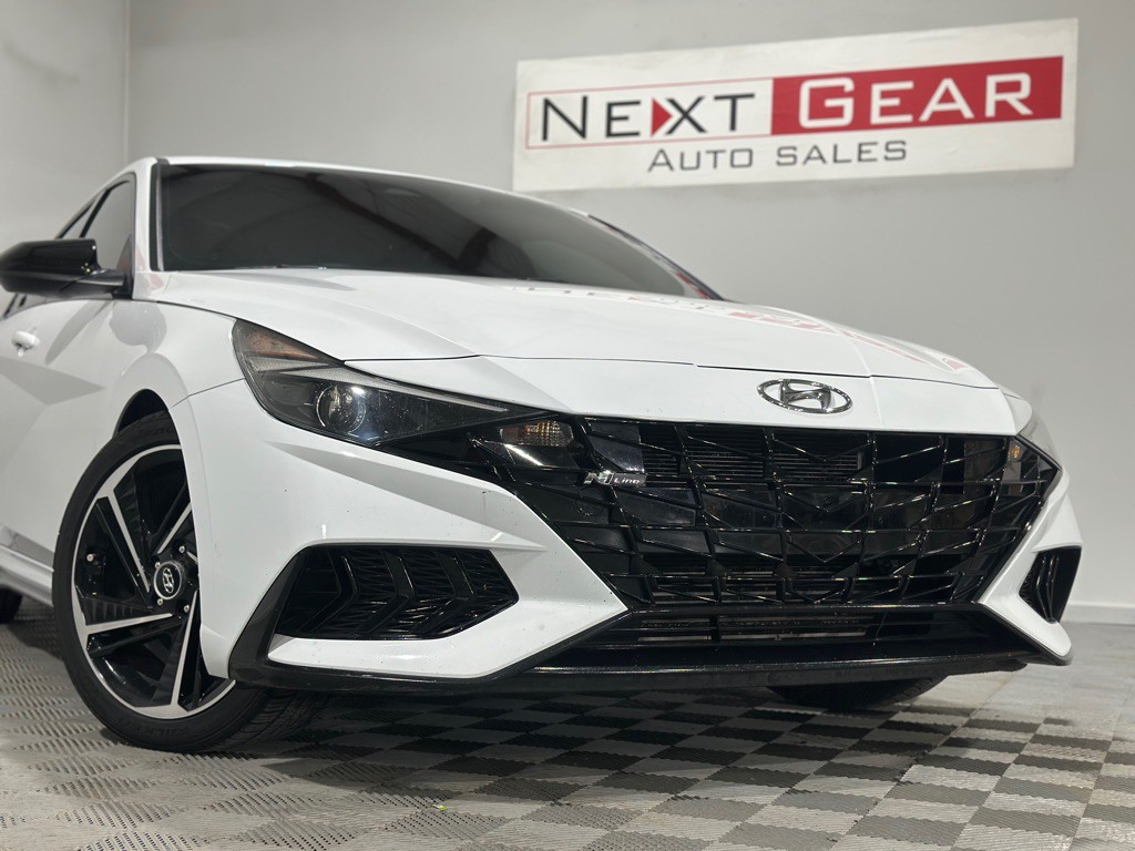 2021 Hyundai Elantra Image 3