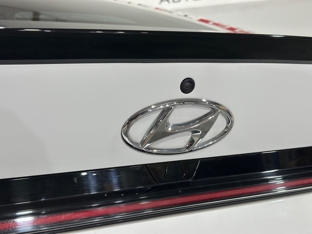 2021 Hyundai Elantra Image 40