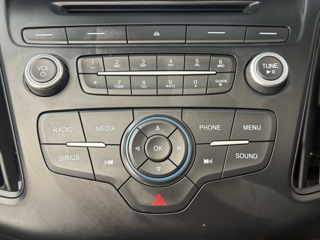2015 Ford Focus Image 16