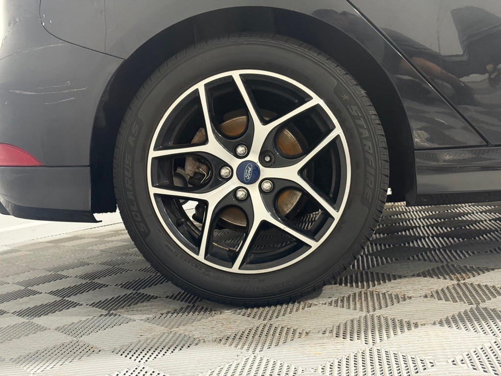 2015 Ford Focus Image 31