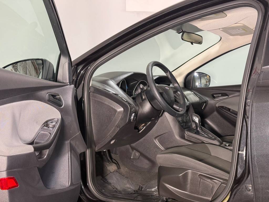 2012 Ford Focus Image 9