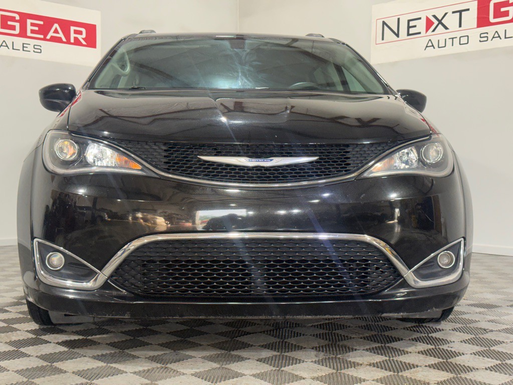 2017 Chrysler Pacifica Image 4