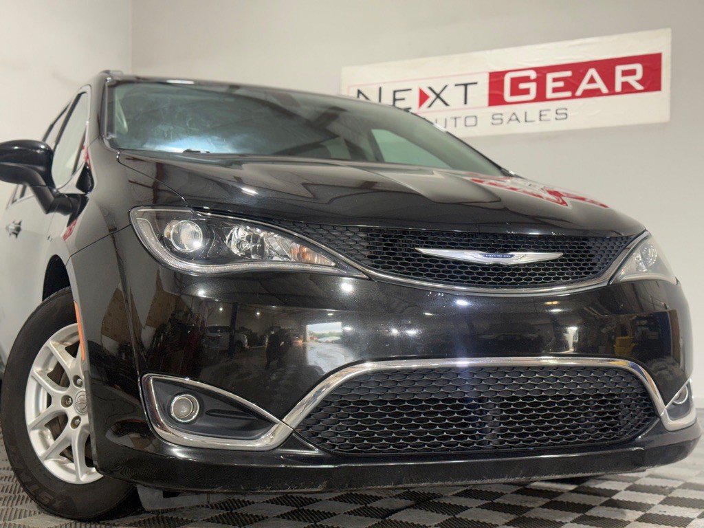 2017 Chrysler Pacifica Image 5