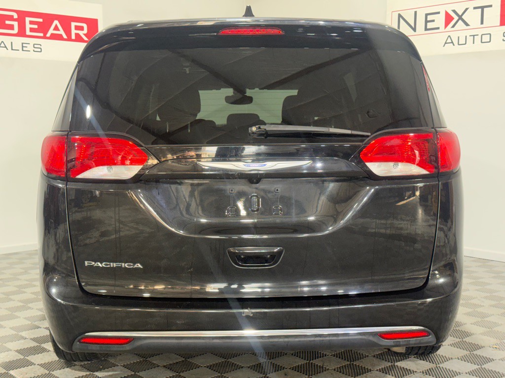 2017 Chrysler Pacifica Image 7