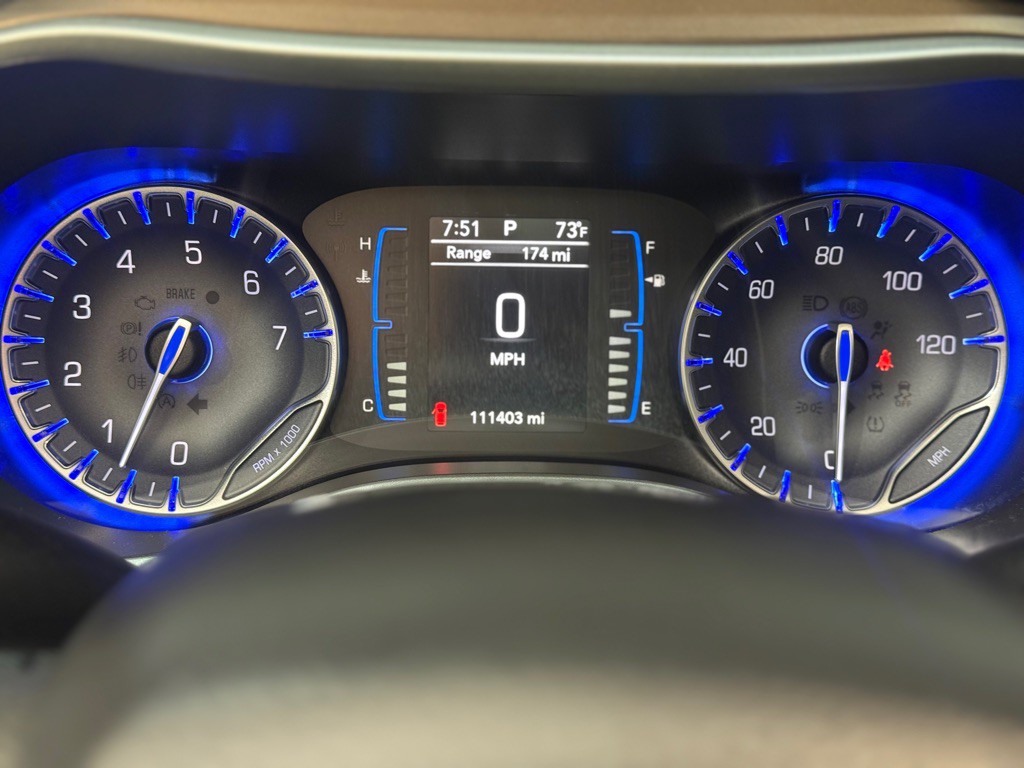 2017 Chrysler Pacifica Image 12
