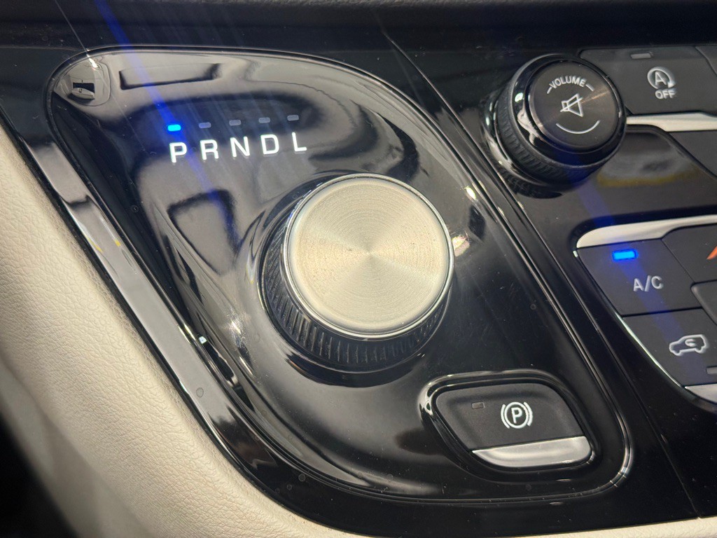 2017 Chrysler Pacifica Image 17