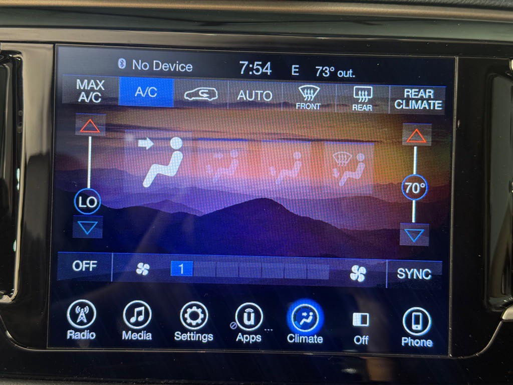 2017 Chrysler Pacifica Image 18