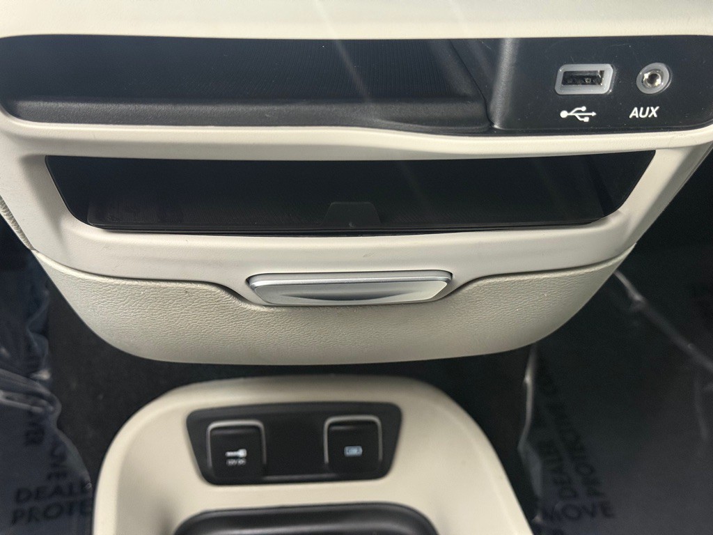 2017 Chrysler Pacifica Image 20